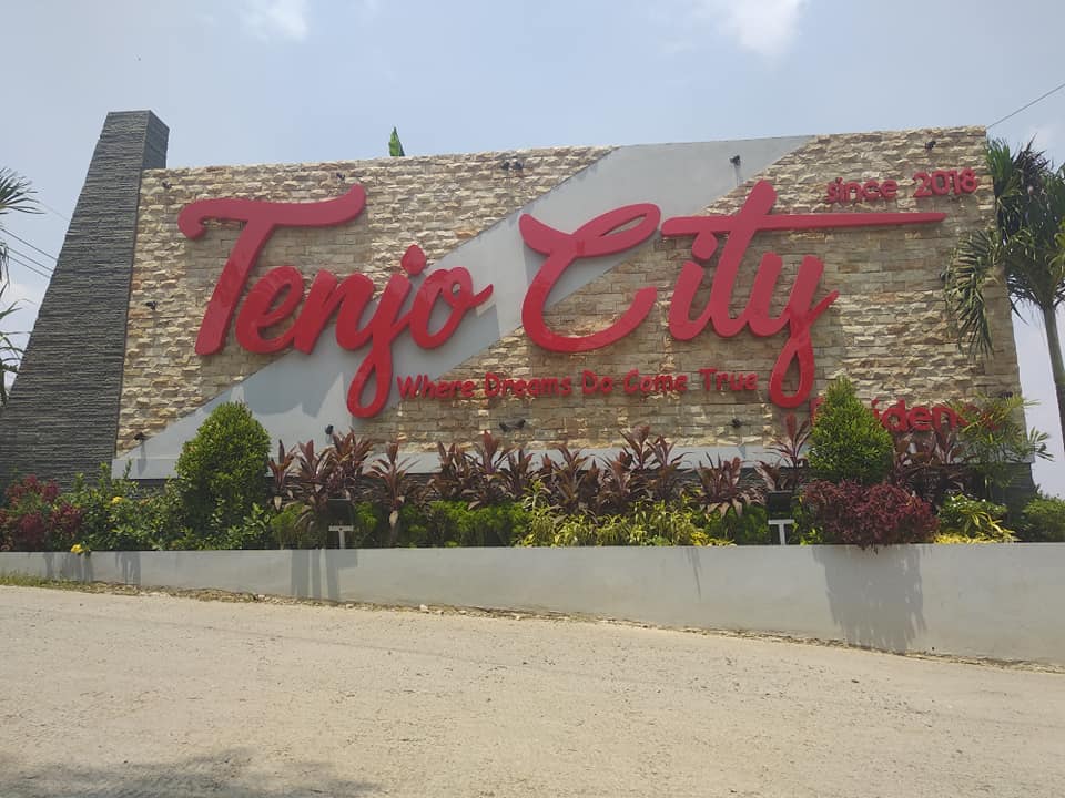 Gerbang masuk Tenjo City Gerbang masuk Tenjo City