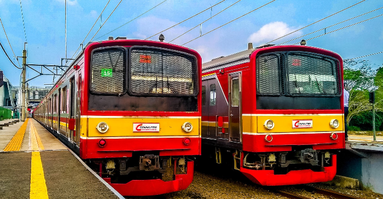 Lokasi mudah diakses dengan kereta KRL